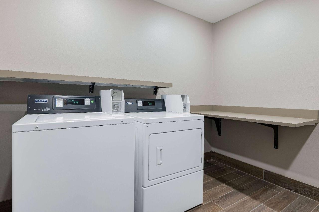 Americinn By Wyndham International Falls Bagian luar foto